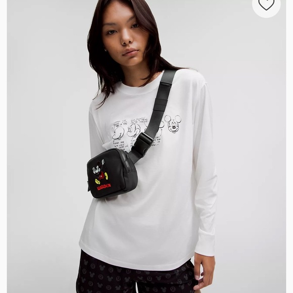 NWT Disney x lululemon Everywhere Belt Bag 1L Mickey in Motion Graphic - Picture 2 of 7